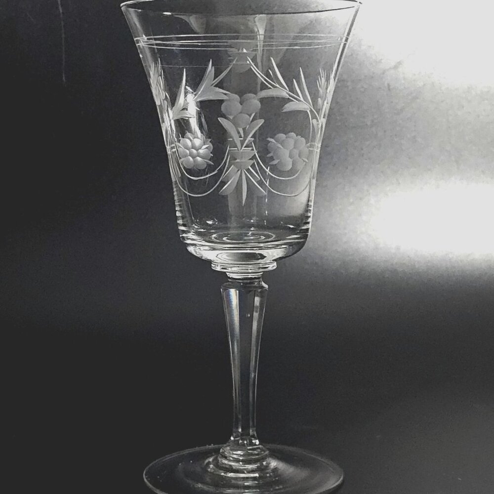 Vintage Lace Wine Glass 7" etched Crystal entwined floral wheat romantic styled